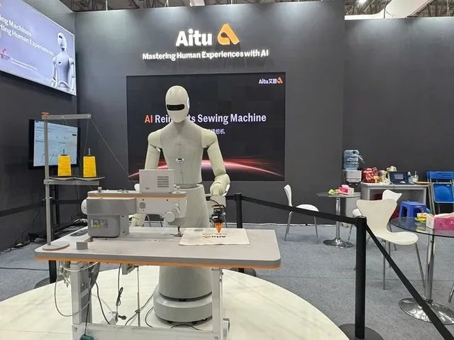 Robot Trung Quốc học nghề, công nhân có lo mất việc?